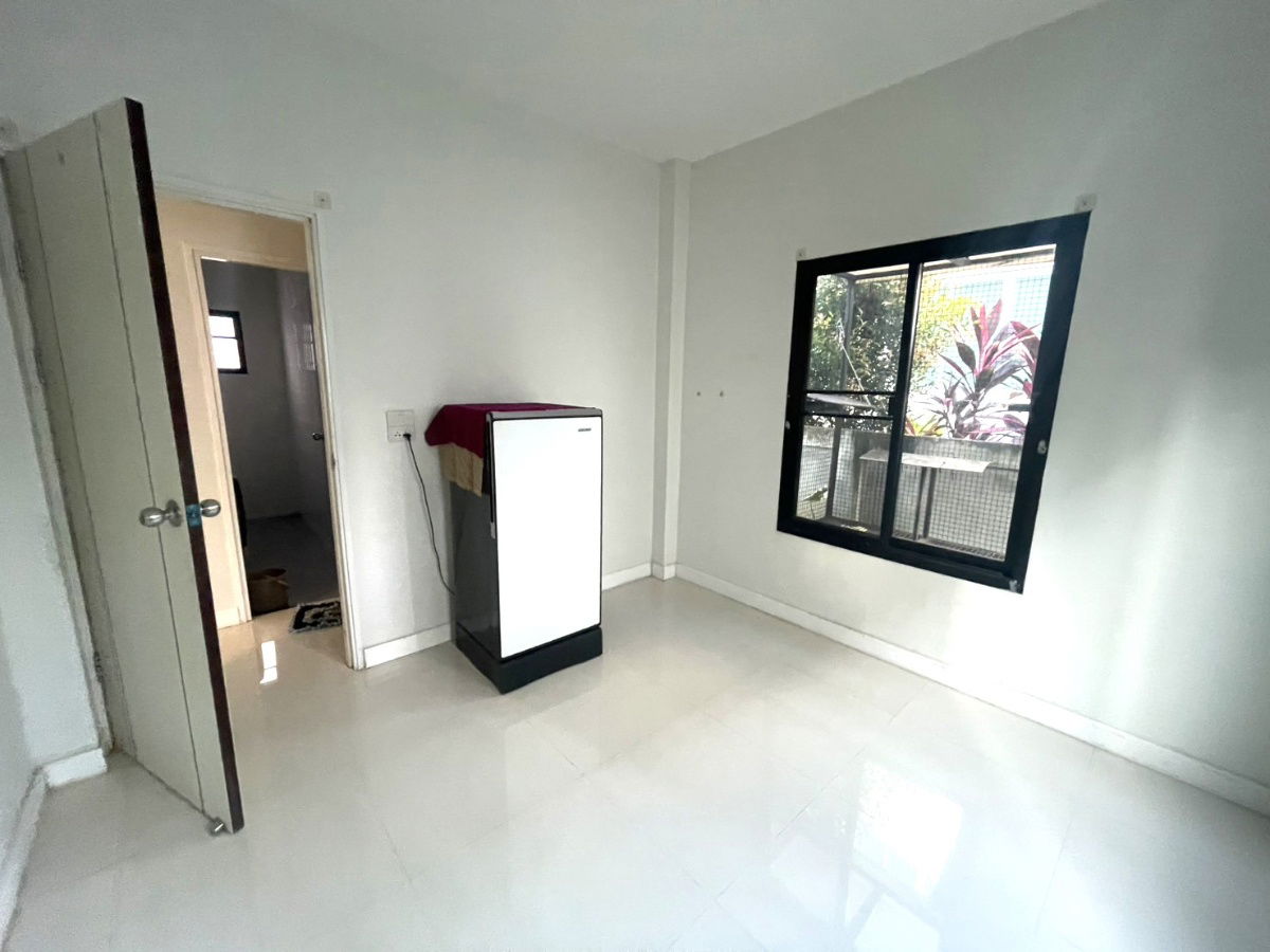 รูป ให้เช่าบ้านเดี่ยวสองชั้น  4 ห้องนอน 3 ห้องน้ำ 1  ห้องครัว  2  ที่จอดรถ - รูปที่ 7/24