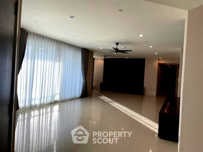 ขายคอนโด : คอนโด 4-ห้องนอน ที่ วอเตอร์มาร์ค เจ้าพระยาริเวอร์ ใกล้ BTS กรุงธนบุรี (ID 1776471)