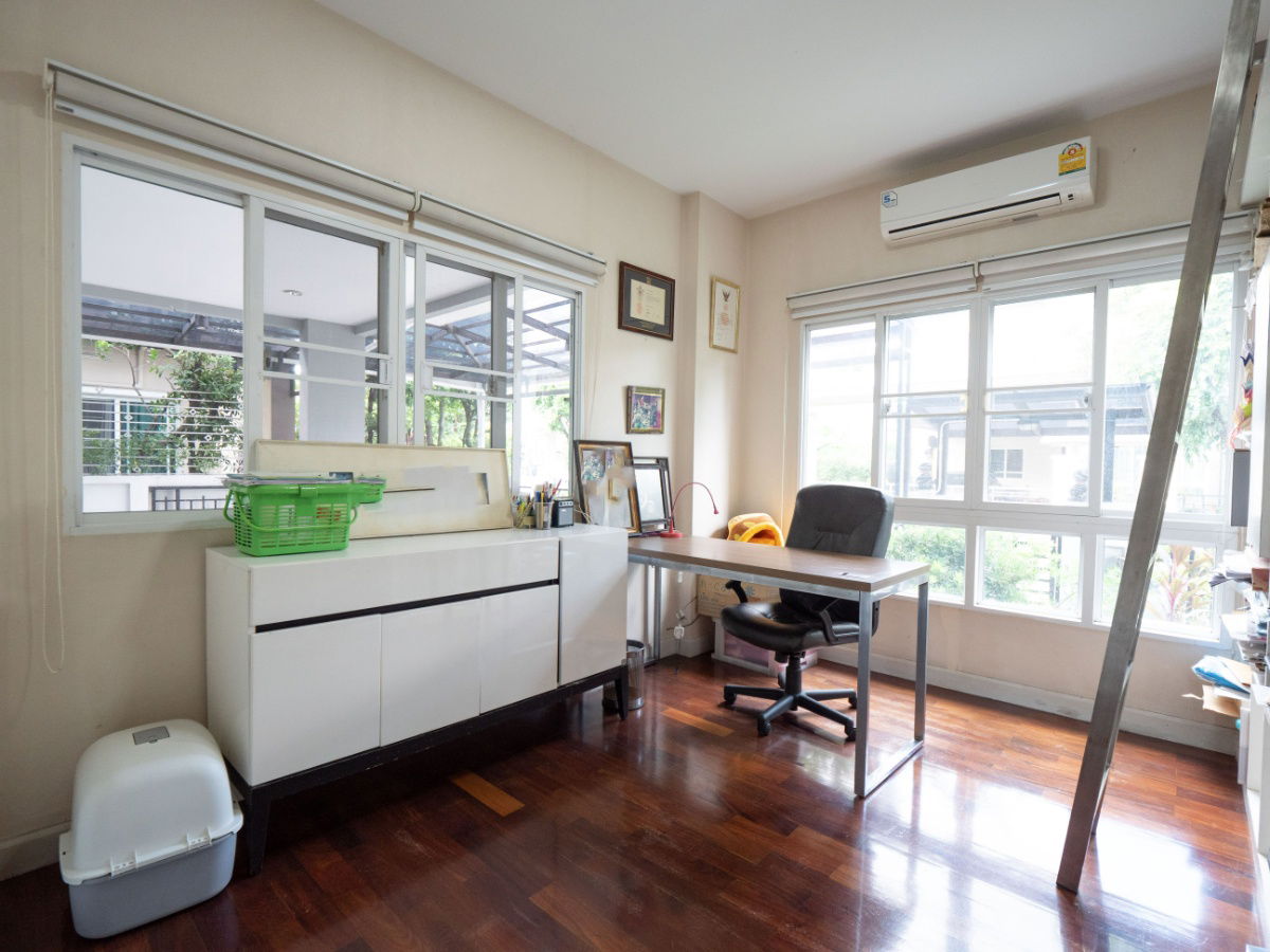 รูป ขายบ้าน หลังมุม ไซส์ใหญ่สุด 5 นอน 5 น้ำ 3 จอด บางกอกบูเลอวาร์ด สาธร ปิ่นเกล้า 1 บางกอกแอสเซท ขนาด 77 ตรว. พื้นที่ใช้สอย 350 ตรม. สภาพดีมาก - รูปที่ 37/72