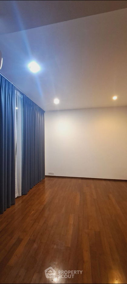 รูป ทาวน์เฮาท์ 4-ห้องนอน ที่ โลตัส พอยท์ เอกมัย ใกล้ BTS เอกมัย (ID 2342638) - รูปที่ 24/41