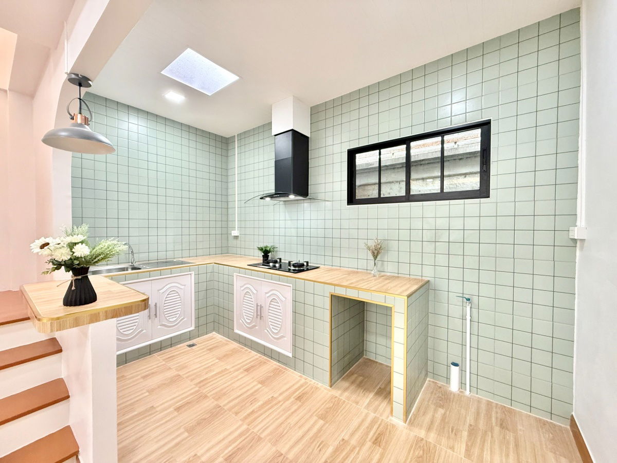 รูป ทาวน์เฮ้าส์ 2ชั้น รีโนเวทใหม่ ทำเลดี  หมู่บ้าน มนชญา1 ถนนสายไหม 21 แถมเฟอร์นิเจอร์ พร้อมอยู่ ใกล้รถไฟฟ้า สนามบิน - รูปที่ 12/23