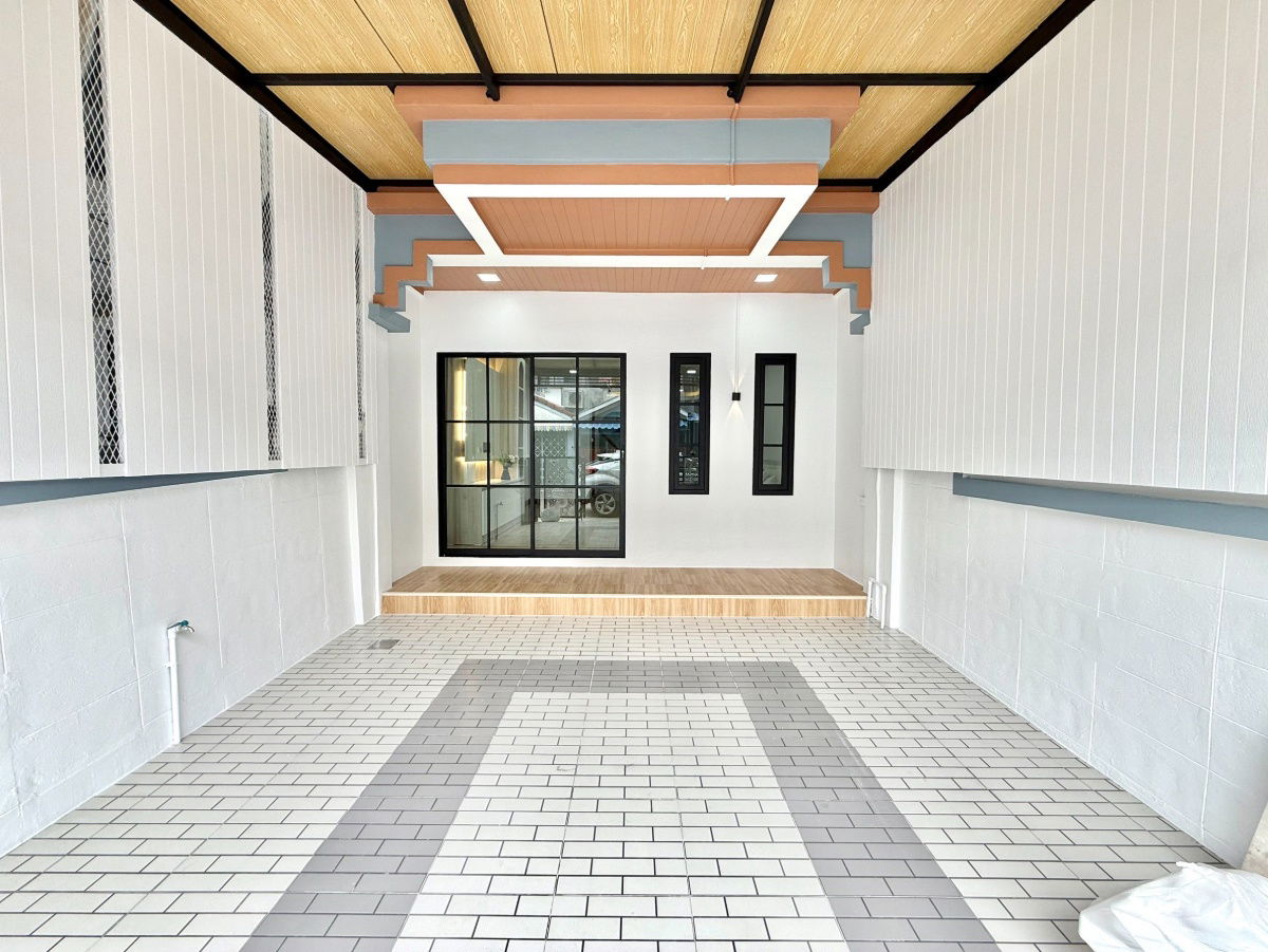 รูป ทาวน์เฮ้าส์ 2ชั้น รีโนเวทใหม่ ทำเลดี  หมู่บ้าน มนชญา1 ถนนสายไหม 21 แถมเฟอร์นิเจอร์ พร้อมอยู่ ใกล้รถไฟฟ้า สนามบิน - รูปที่ 2/23