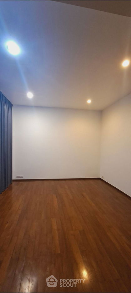 รูป ทาวน์เฮาท์ 4-ห้องนอน ที่ โลตัส พอยท์ เอกมัย ใกล้ BTS เอกมัย (ID 2342638) - รูปที่ 19/41