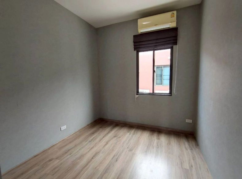 รูป ทาวน์โฮมแต่งครบ พร้อมอยู่ Verve Petchkasem 81  ทำเลดี ใกล้ถนนเพชรเกษม เข้าออกได้หลายทาง (ถนนมาเจริญ – บางบอน 5 – เอกชัย) - รูปที่ 8/12