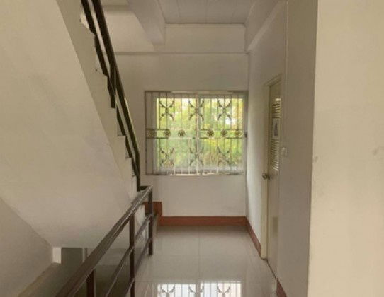 รูป  ให้เช่าอาคารพาณิชย์ 2 คูหา 4.5 ชั้น ริมถนนลาดกระบัง เข้าซอยไม่ลึก แอร์ 10 เครื่อง  ใกล้ โรบินสัน ลาดกระบัง เหมาะเป็นสำนักงาน จดบริษัทได้ - รูปที่ 7/16