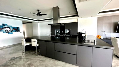 ขายคอนโด : 🛏️ 3 ห้องนอน - 🛁 3 ห้องน้ำ - 🏙️ Sea View - 🌏 ชื่อชาวต่างชาติ - 🏢 View Talay 7 Jomtien Beach Condominium - รหัส: VT706