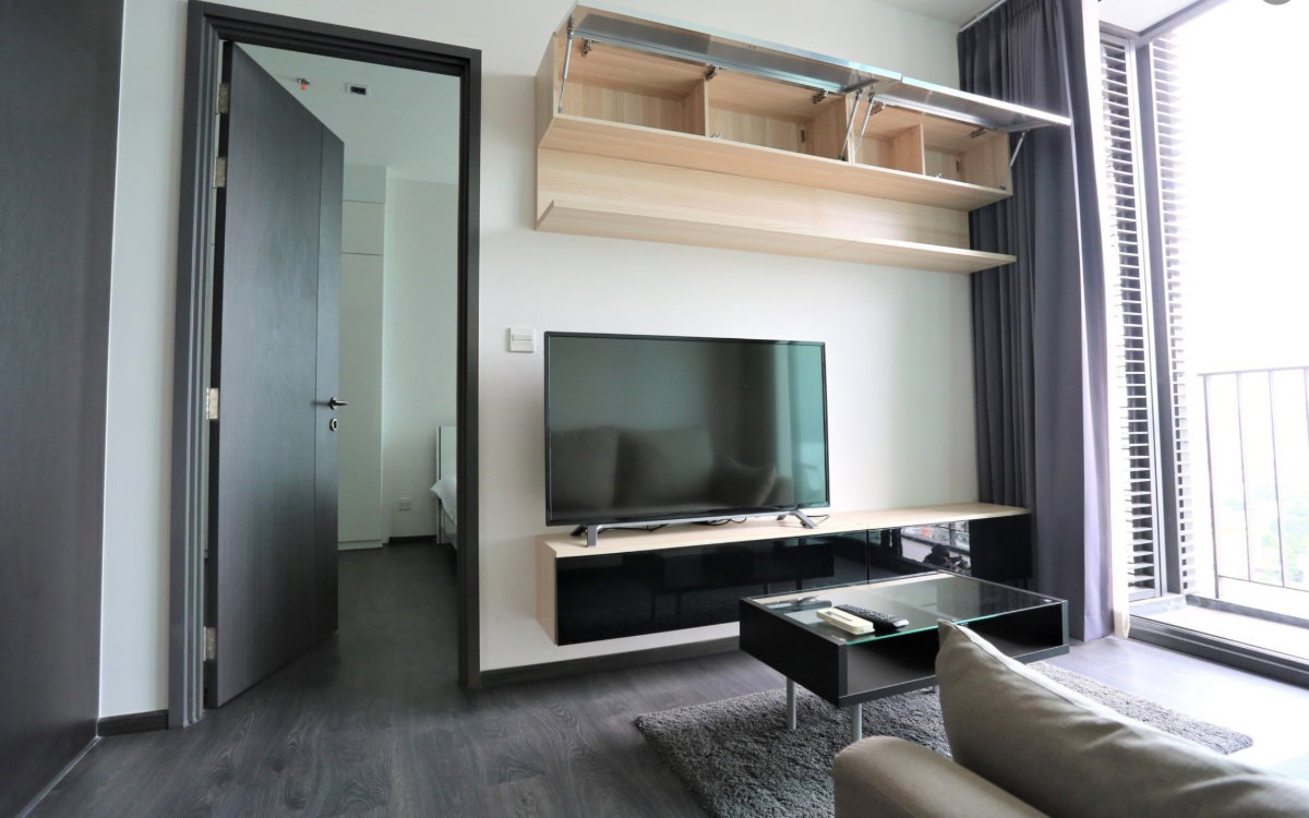 ว่างพร้อมอยู่! Edge Sukhumvit23. 1นอน 43ตร.ม. Line id: @pfagent