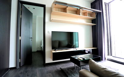 คอนโดให้เช่า : ว่างพร้อมอยู่! Edge Sukhumvit23. 1นอน 43ตร.ม. Line id: @pfagent