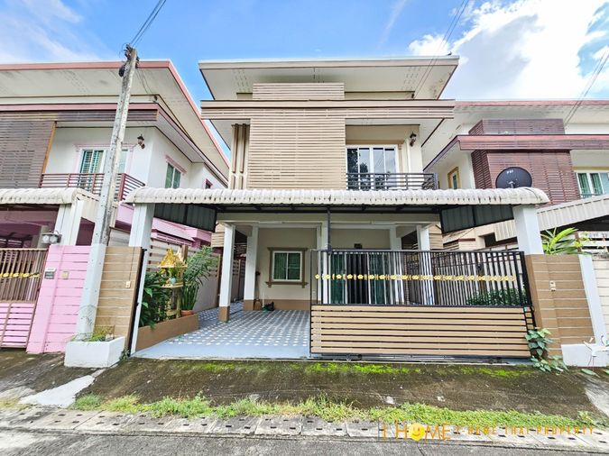 Two storey house for rent with 3 bedrooms,3 toilets and 1 kitchen. 