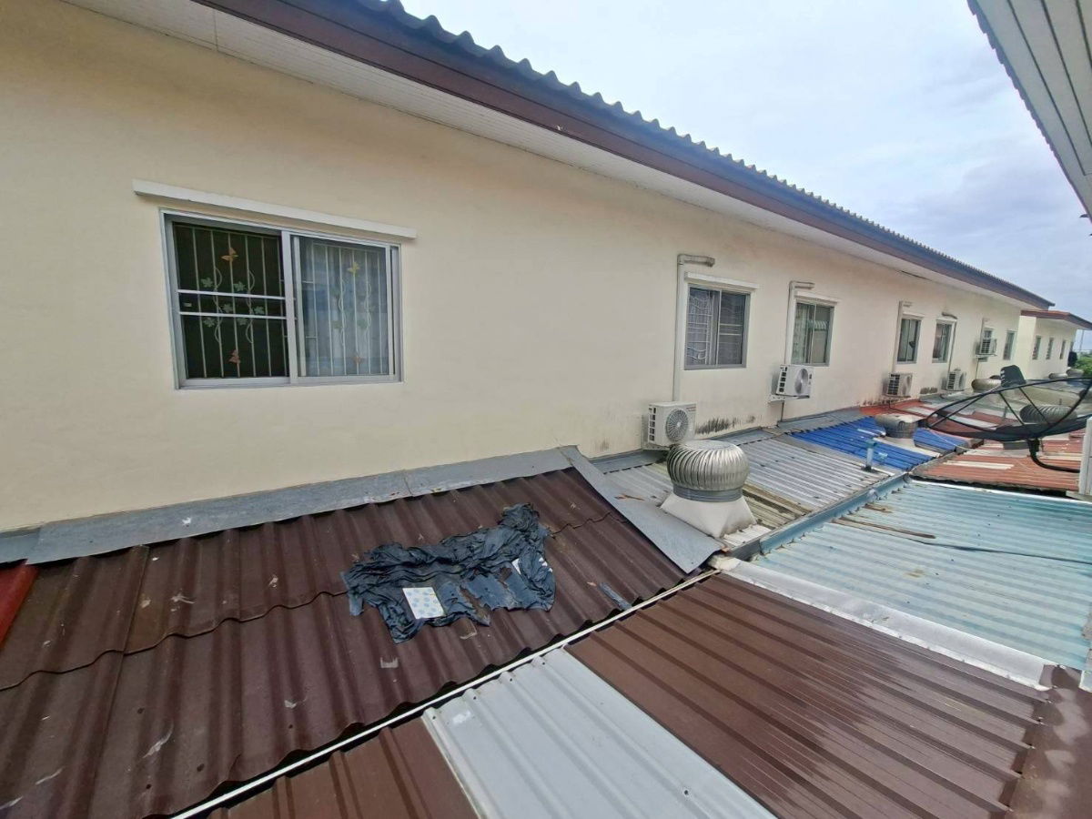 รูป ขายด่วนทาวน์เฮ้าส์ 2ชั้น หมู่บ้านชายคลอง ซอยคิงคองบางบ่อ พร้อมอยู่ - รูปที่ 24/26