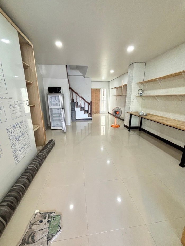 รูป #ให้เช่าทาวน์เฮาส์2ชั้น2หลังเชื่อมติดกัน 3ห้องนอน 4 ห้องน้ำ  ถนนไทยรามัญ หมู่บ้าน เค.ซี.7 ซอยรวยยศศักดิ์   หทัยราษฎร์ คลองสามวา เช่า 13,000 บาท/เดือน - รูปที่ 7/20