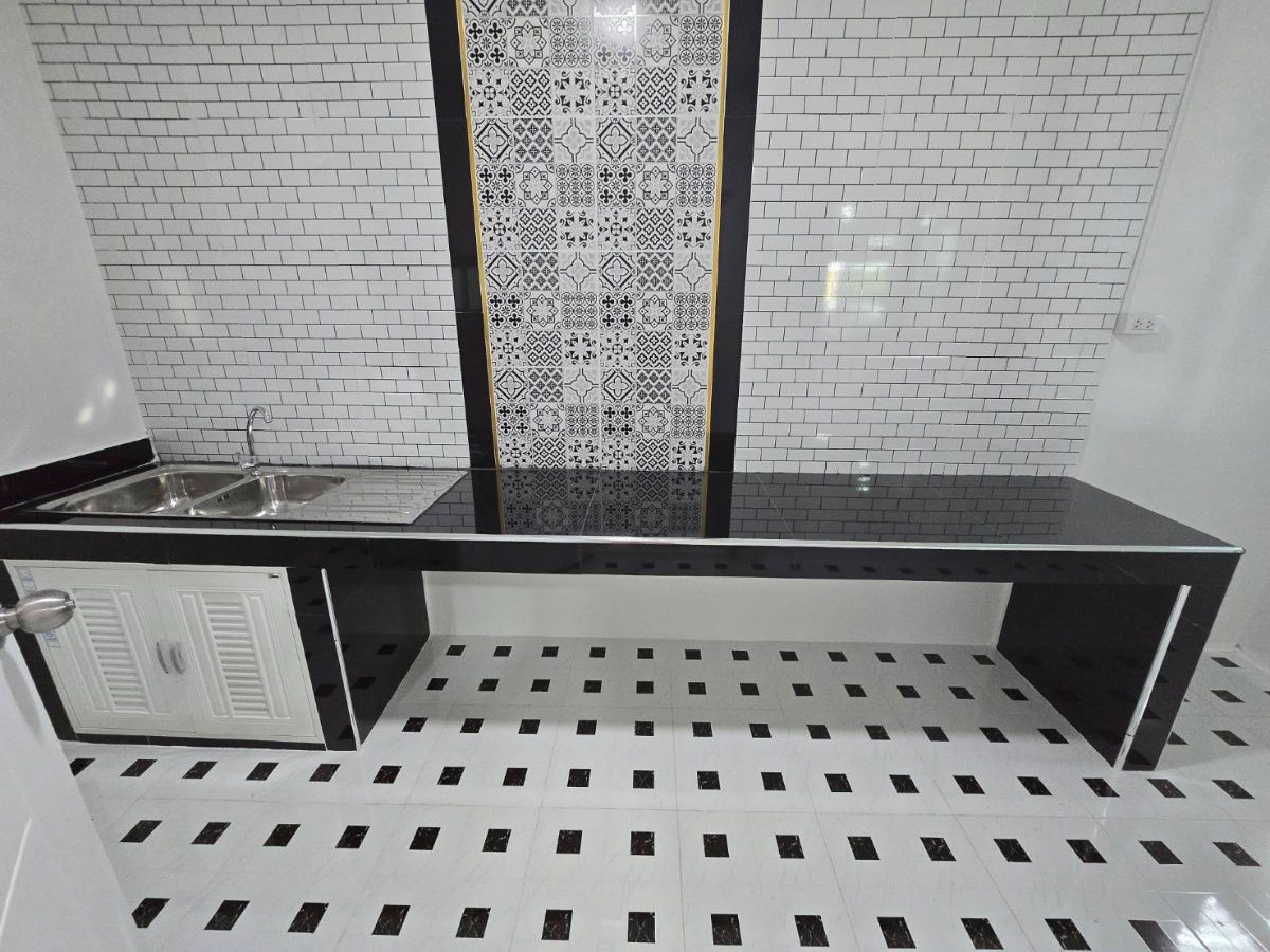 รูป บ้านแฝด รีโนเวทใหม่ กว้างเหมือนบ้านเดี่ยว หมู่บ้าน ทรัพย์ธานี ซอยเทศบาลลำลูกกา3  ลำลูกกา คลอง7 พร้อมอยู่ - รูปที่ 13/40