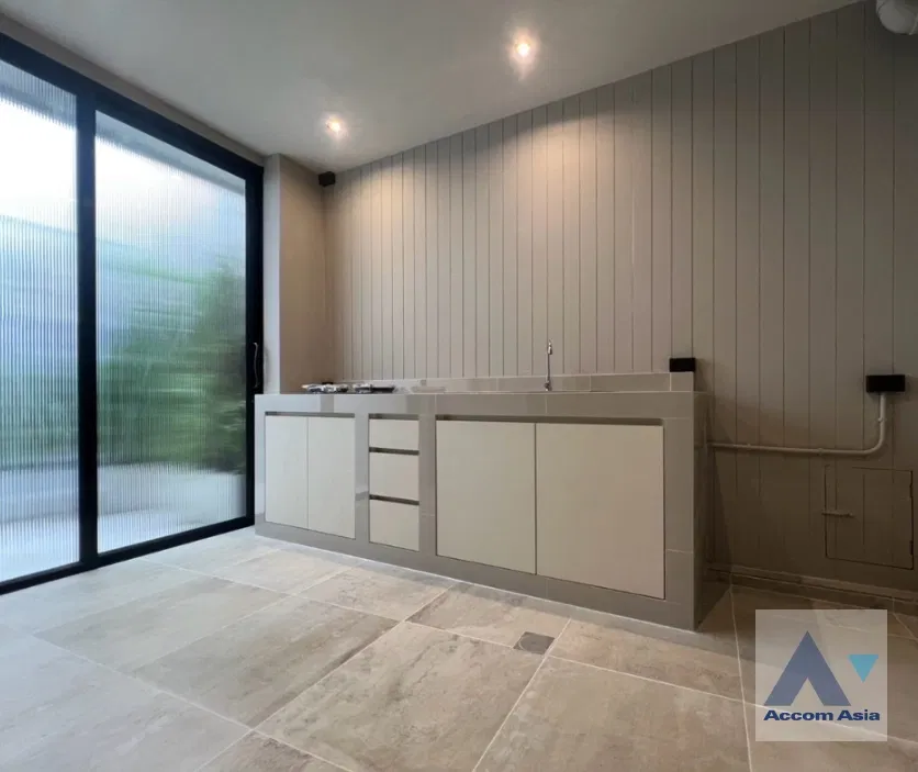 picture 🔼🔽 AccomA 📩  4 BR House in Phra Khanong Nuea (AA44002) - 11/15