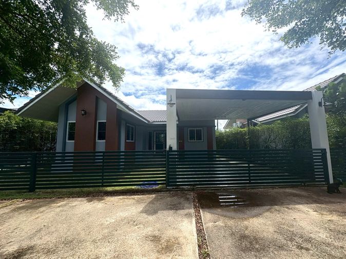 ให้เช่าบ้านเดี่ยวชั้นเดียว   3  ห้องนอน     2  ห้องนำ้  1  ห้องครัว  1 ห้องรับแขก 1 ที่อจดรถ