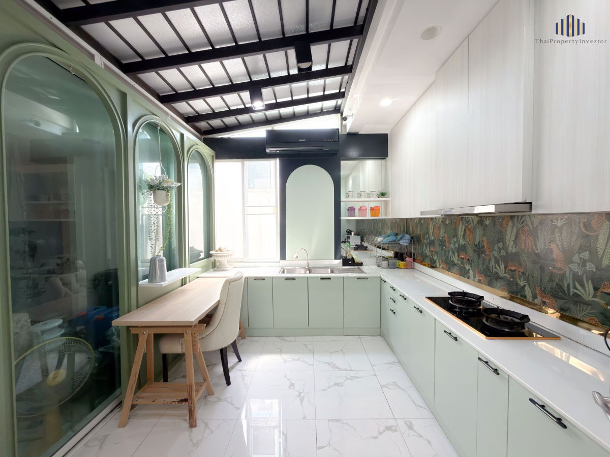 picture For Sale: Nordic-Style House / Home Office / Office Space on 100 sq.wah – Tiwanon, Mueang Pathum ThaniLuxury design, fully functional - 17/23