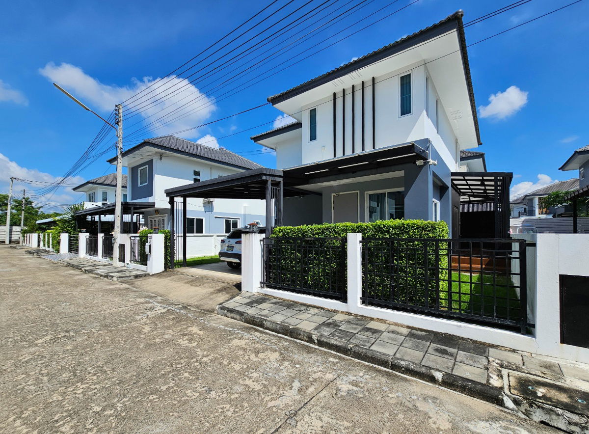 รูป ให้เช่าบ้านเดี่ยวสองชั้น   2 ห้องนอน 2 ห้องน้ำ 1 ห้องรับแขก 1 ห้องครัว   2  ที่จอดดรถ - รูปที่ 3/36