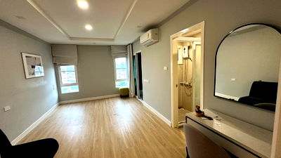 Condos for sale MRT Huai Khwang : (G0072) Happy Condo Ratchada 18