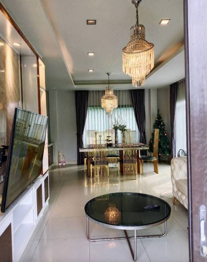 picture Single house for rent ✨ Centro Ramindra-Chatuchot ✨ 4 bedrooms, 3 bathrooms, fully furnished and equipped with appliances - 8/11