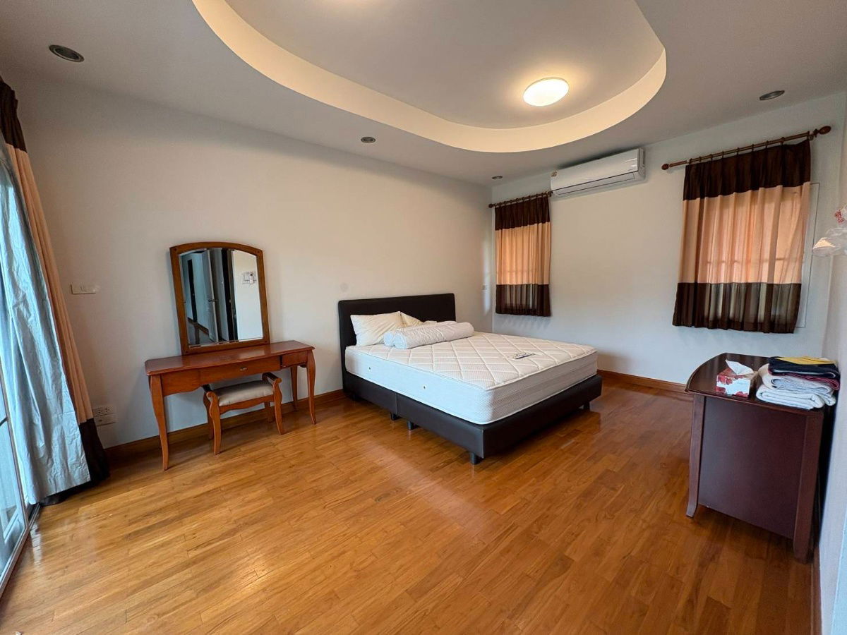 รูป ให้เช่า Pool Villa สองชั้น   มี 3 ห้องนอน 4 ห้องน้ำ 1 ห้องครัว จอดรถได้ 2 คัน  - รูปที่ 16/35