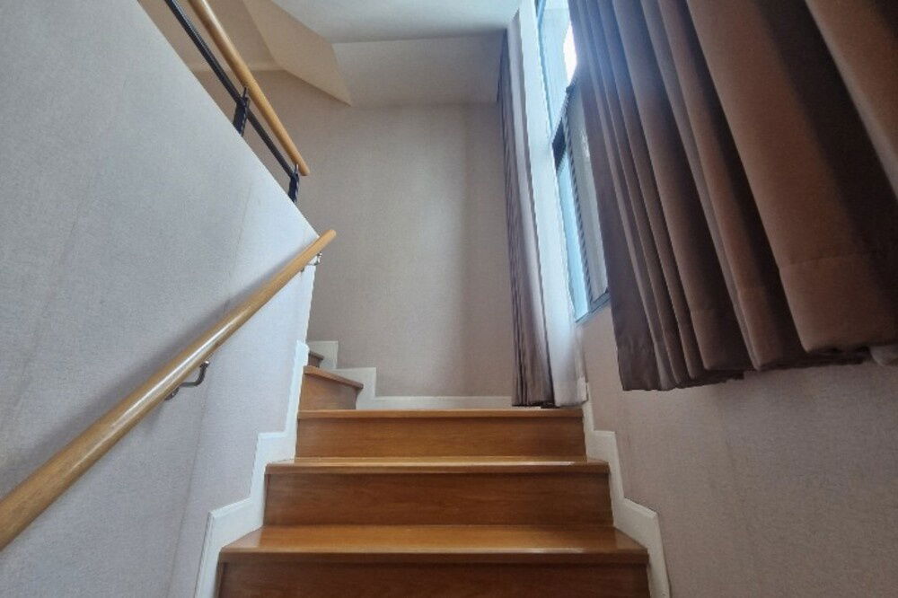 รูป ขาย บ้านเดี่ยว !! 4 ที่จอดรถ, 3 ชั้น !!🔥 Code C20250900040....Supalai Essence Ladprao, 4 ห้องนอน, 6 ห้องน้ำ 1 ห้องแม่บ้าน, แต่งครบ, ราคาพิเศษ!!📣📣 - รูปที่ 10/20