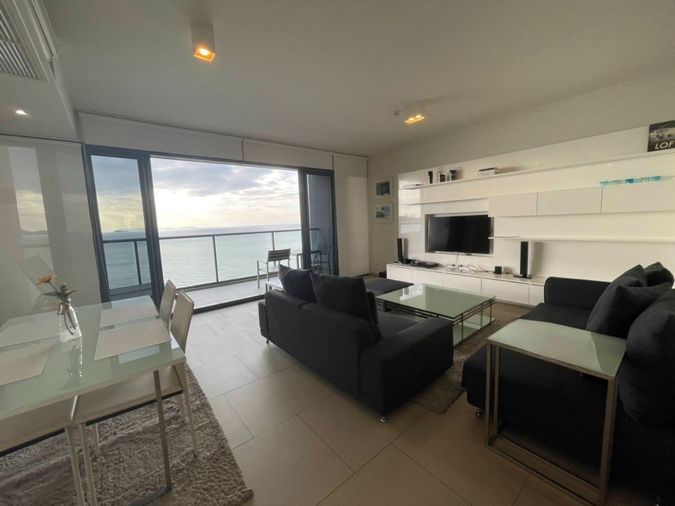 ขาย ซายร์ วงศ์อมาตย์ คอนโดหรู ติดหาด 2 ห้องนอนใหญ่ วิวทะเลสวยเห็นเกาะล้าน เฟอนิเจอร์ครบ ต่างชาติซื้อได้