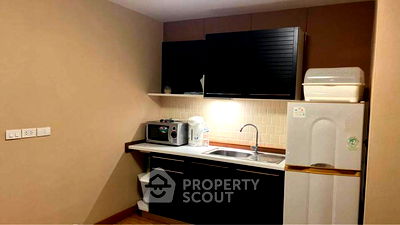 Condos for sale BTS Ekkamai : 1-BR Condo at Muang Thai - Phatra Complex near MRT Sutthisan (ID 2237359)