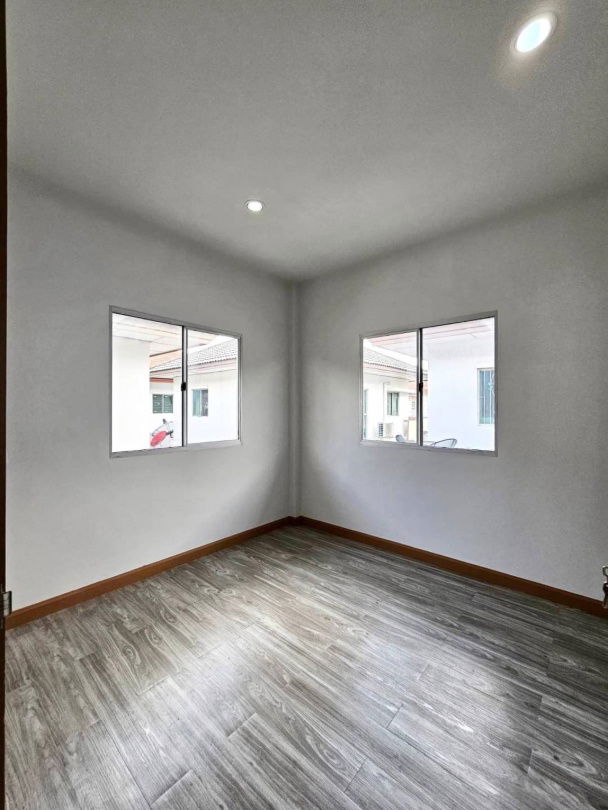 รูป บ้านแฝด แต่งใหม่ มีเฟอร์ หมู่บ้านพร้อมพัฒน์ กรีนโนวา รีโนเวทใหม่ ถนนปัญญาอินทรา เลียบคลองสอง คลองสามวา  - รูปที่ 21/23