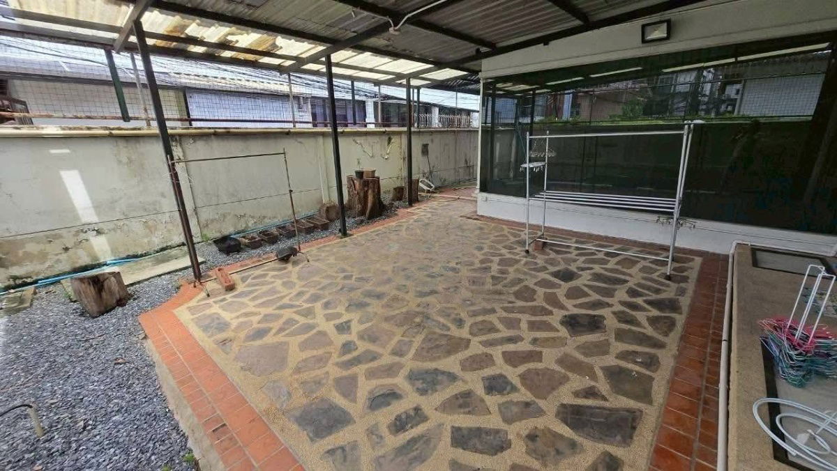 รูป ให้เช่าด่วน! บ้านเดี่ยว/โฮมออฟฟิศ ขนาดใหญ่ 450 ตร.ม. (หลังมุม) 5 ห้องนอน 1 ห้องฟิตเนส จอดรถ 10 คัน! - รูปที่ 13/15