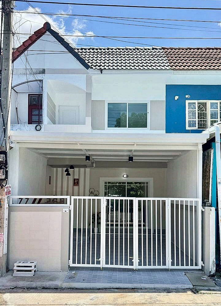 ขายทาวน์โฮม : บ้านสวย พร้อมอยู่ #หมู่บ้านนันทิชา 2 ทาวน์เฮ้าส์ 2 นอน 2 น้ำ ติดถนนบางกรวย – ไทรน้อย ใกล้บิ๊กซี ไทรน้อย