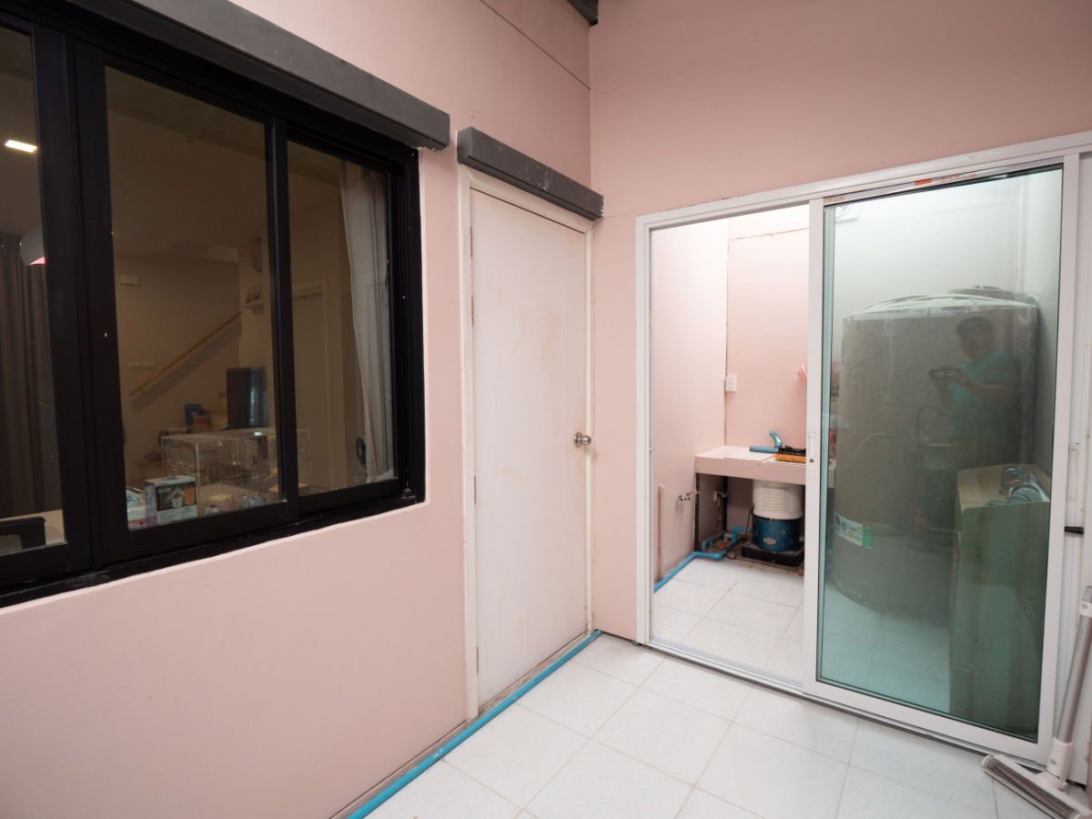 รูป ขายบ้าน ขายทาวน์โฮม สวย สภาพดี และราคาดีที่สุดในโครงการ หมู่บ้าน แฮปปี้ วิลล์ ดอนเมือง ถนนเทิดราชัน 17.9 ตรว. 155 ตรม.  - รูปที่ 36/56