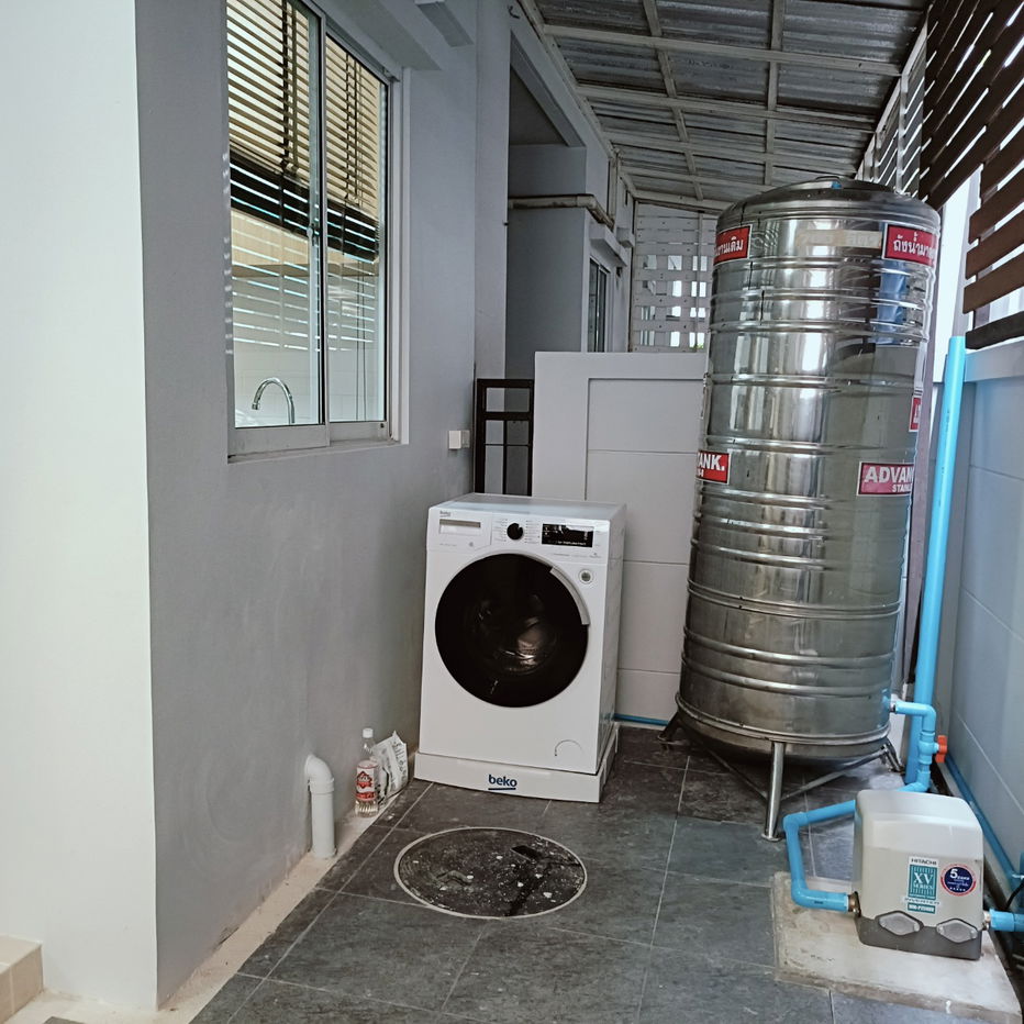 picture TOWNHOUSE FOR RENT 3-storey 20 sq.w. 167 sq.m. - 8/20