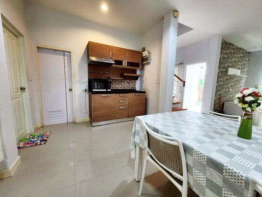 รูป [ให้เช่า] หมู่บ้าน เดอะ เซนโทร สุขุมวิท 113 / 3 ห้องนอน 2 ห้องน้ำ / 36 ตรว. 135 ตรม. **26,000** บ้านแฝดพร้อมเฟอร์นิเจอร์ครบชุด ใกล้รถไฟฟ้าบีทีเอสสำโรง - รูปที่ 11/14