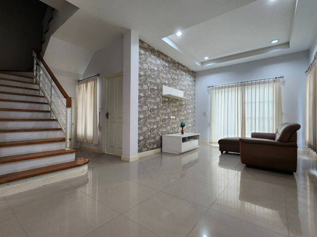 picture ✨ Semi-detached house with a detached feel for rent at The Centro Sukhumvit 113. 3 bedrooms, 2 bathrooms, 1 kitchen, 2 floors, 36 sq wah (120 sq m) - 5/20