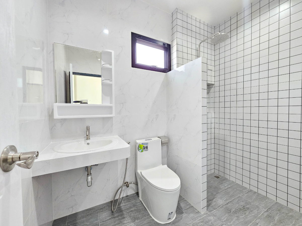 รูป ขาย บ้านเดี่ยวสองชั้น   4 ห้องนอน  4 ห้องน้ำ  1 ห้องครัว  2 ที่จอดรถ - รูปที่ 36/40