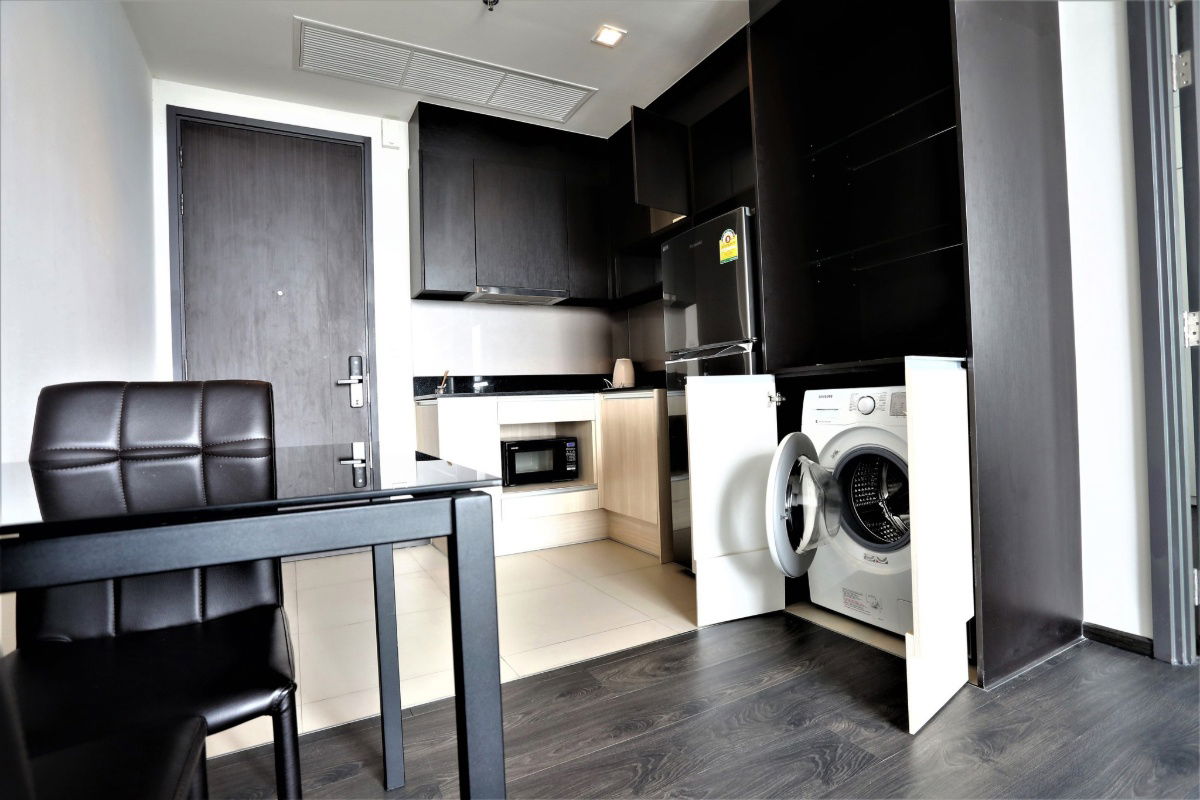 รูป LINE : @muuhouse465 ให้เช่า 32,000 Edge Sukhumvit 23 1 BED ROOM - รูปที่ 3/10