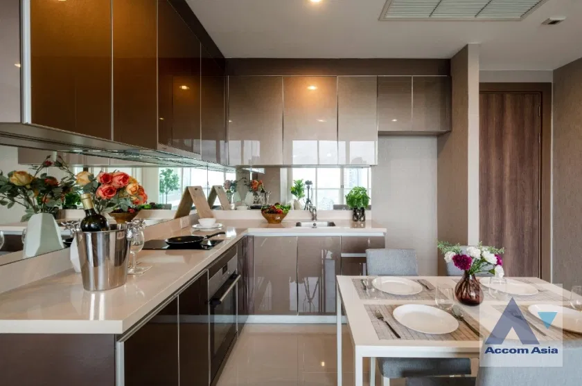 picture 🔼🔽 AccomA 📩 Riverside / River View 2 BR Condominium @Menam Residences (AA41709) - 12/20