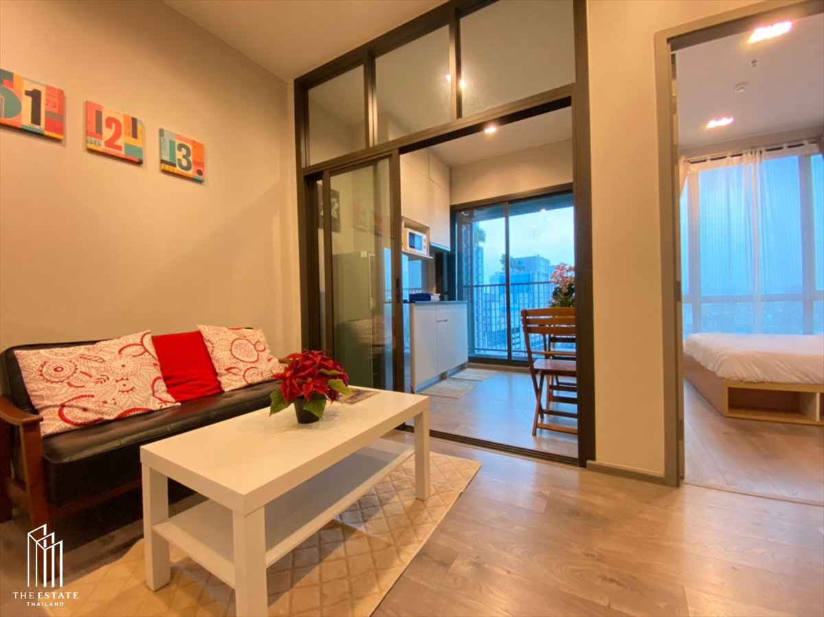 For rent Whizdom Avenue Ratchada-Ladprao ชั้นสูง ครัวปิด วิวเมืองและพื้นที่สีเขียว @18,000 Baht 
