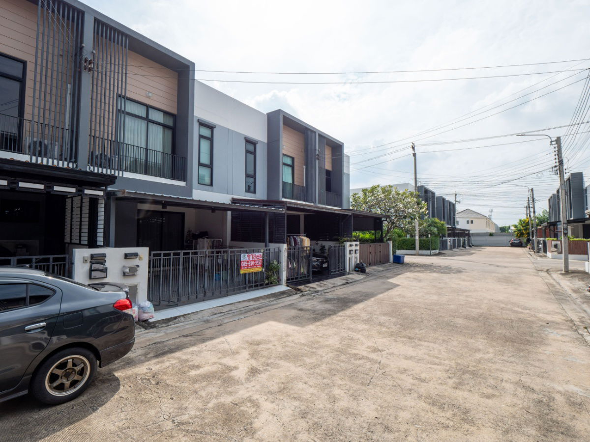 รูป ขายบ้าน ขายทาวน์โฮม สวย สภาพดี และราคาดีที่สุดในโครงการ หมู่บ้าน แฮปปี้ วิลล์ ดอนเมือง ถนนเทิดราชัน 17.9 ตรว. 155 ตรม.  - รูปที่ 9/56