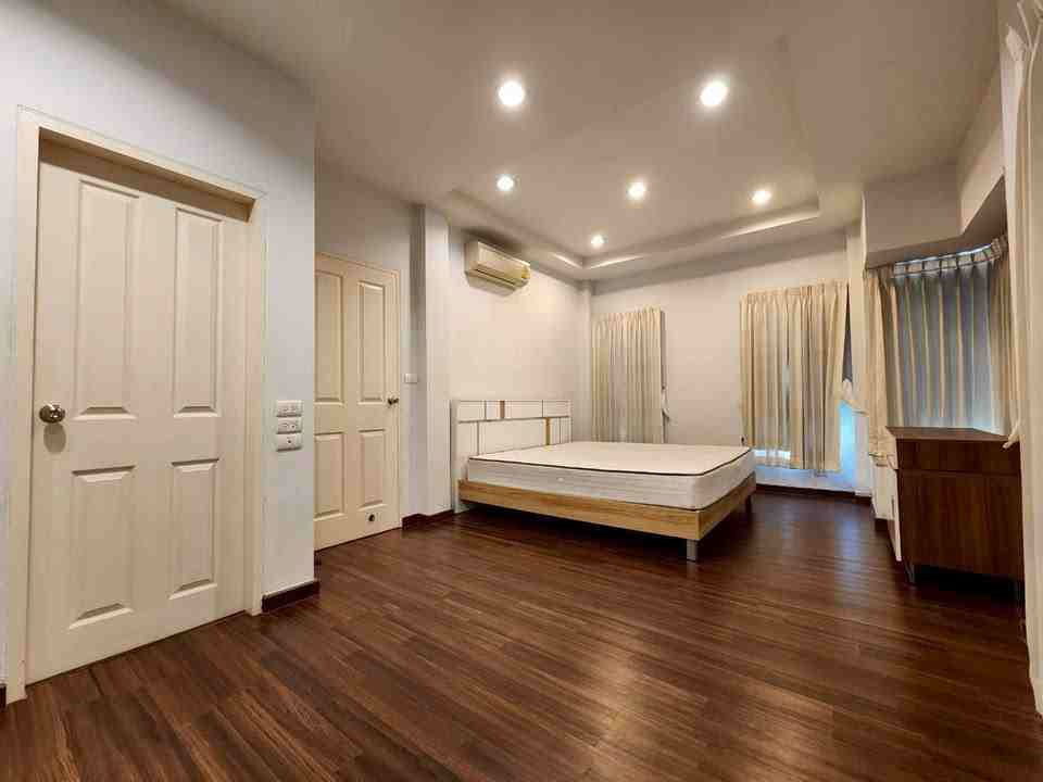 picture 1 B764 2-storey detached house for rent, The Centro Village, Soi Sukhumvit 113 - 8/9