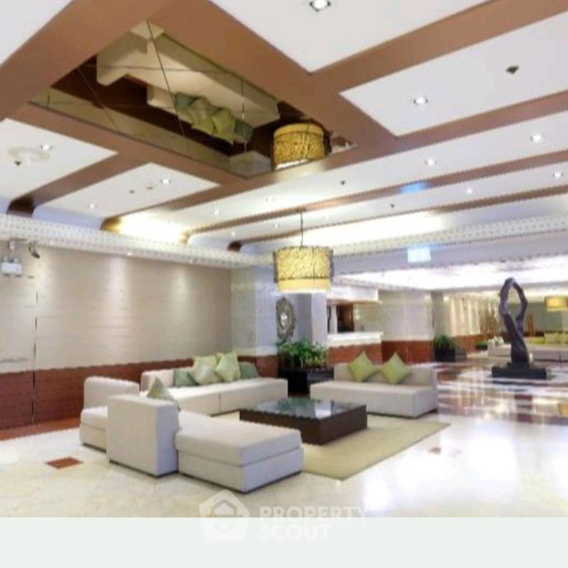 Condos for sale : 3-BR Condo at All Seasons Mansion Condominium near BTS Phloen Chit (ID 2172265)