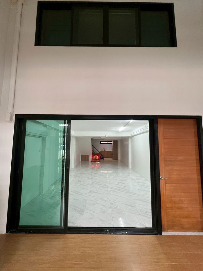 รูป LTH13345 – Home Office for Rent | Sukhumvit 46 | 300 sqm | 4 Rooms 3 Baths | 38K/Month | Near BTS Phra Khanong | โฮมออฟฟิศให้เช่า สุขุมวิท 46 - รูปที่ 2/10