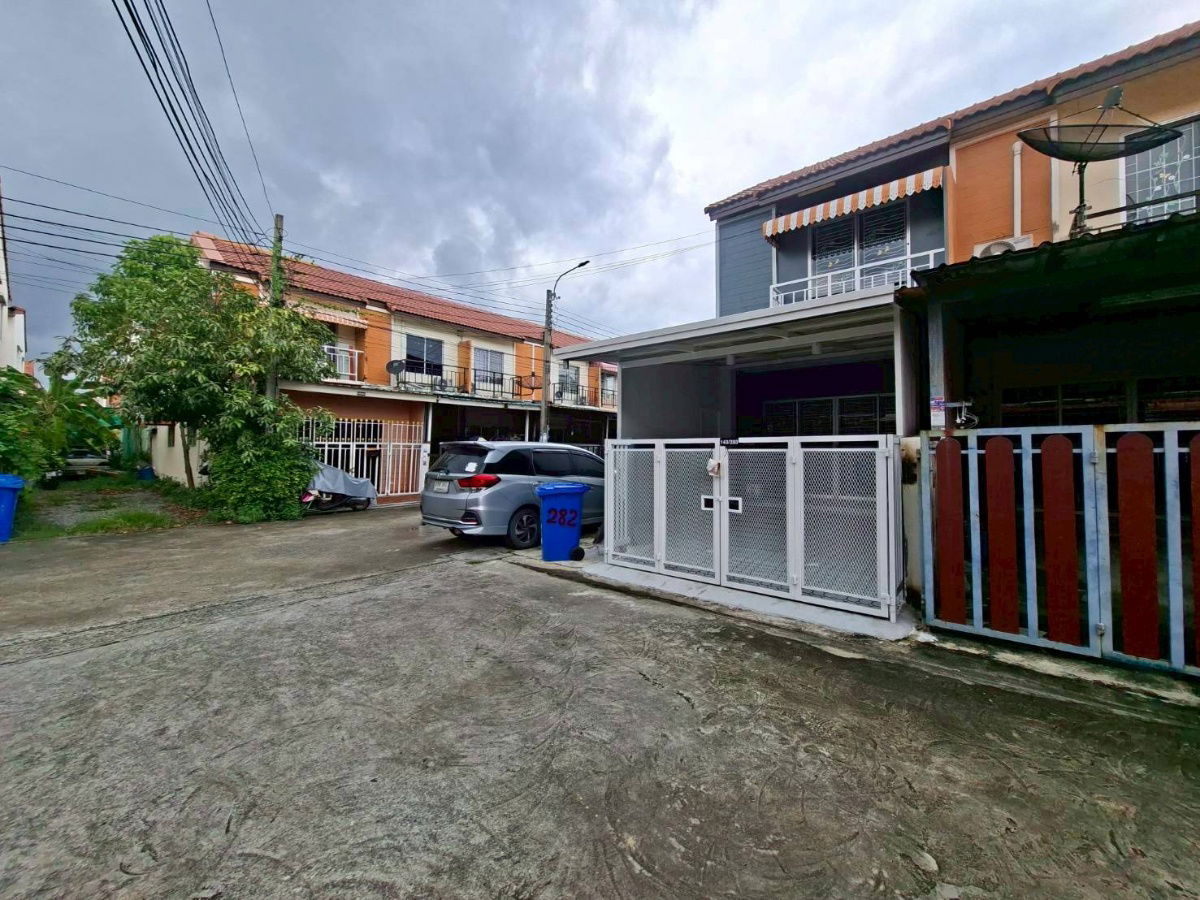 รูป ขายด่วนทาวน์เฮ้าส์ 2ชั้น บ้านมุม หมู่บ้านชายคลอง ซอยคิงคองบางบ่อ พร้อมอยู่ - รูปที่ 2/27