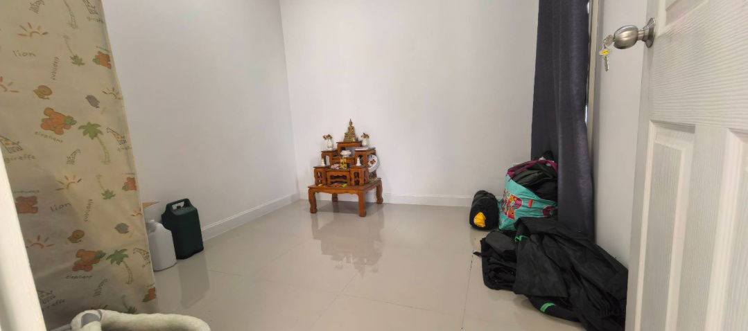 รูป สัมผัสชีวิตส่วนตัวในบ้านหลังมุมสุดอบอุ่น โครงการไอวี่ เอ็มเพอร์เรอร์ (IVY Emperror) เมืองชลบุรี พร้อมอยู่ ทำเลใกล้อี.เทค - รูปที่ 9/18