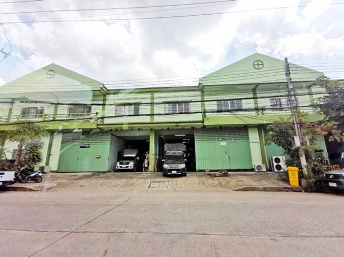 PhoChae Market 1.8km. Sunflower Trilingual Sch. 1.36km. Boonthavorn Rama 2 2.49 km. Warehouse for re