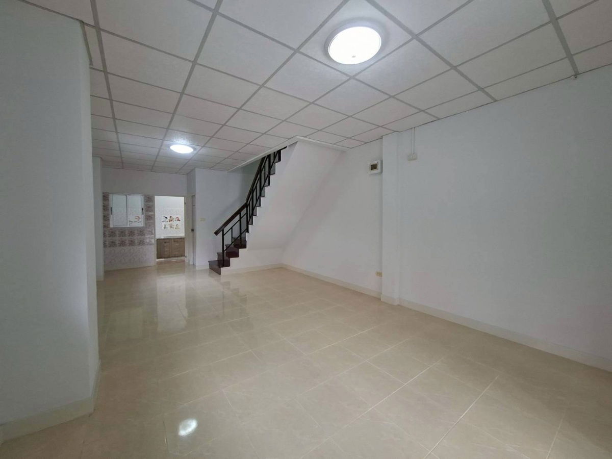 รูป ขายด่วนทาวน์เฮ้าส์ 2ชั้น บ้านมุม หมู่บ้านชายคลอง ซอยคิงคองบางบ่อ พร้อมอยู่ - รูปที่ 8/27