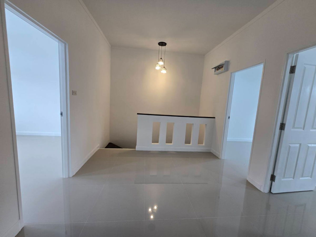 รูป ทาวน์โฮม แต่งใหม่ สวย พร้อมอยู่  หมู่บ้าน ไอลีฟทาวน์ ลำลูกกา คลอง 3 ลาดสวาย ลำลูกกา ปทุมธานี มีเฟอร์นิเจอร์ - รูปที่ 26/28