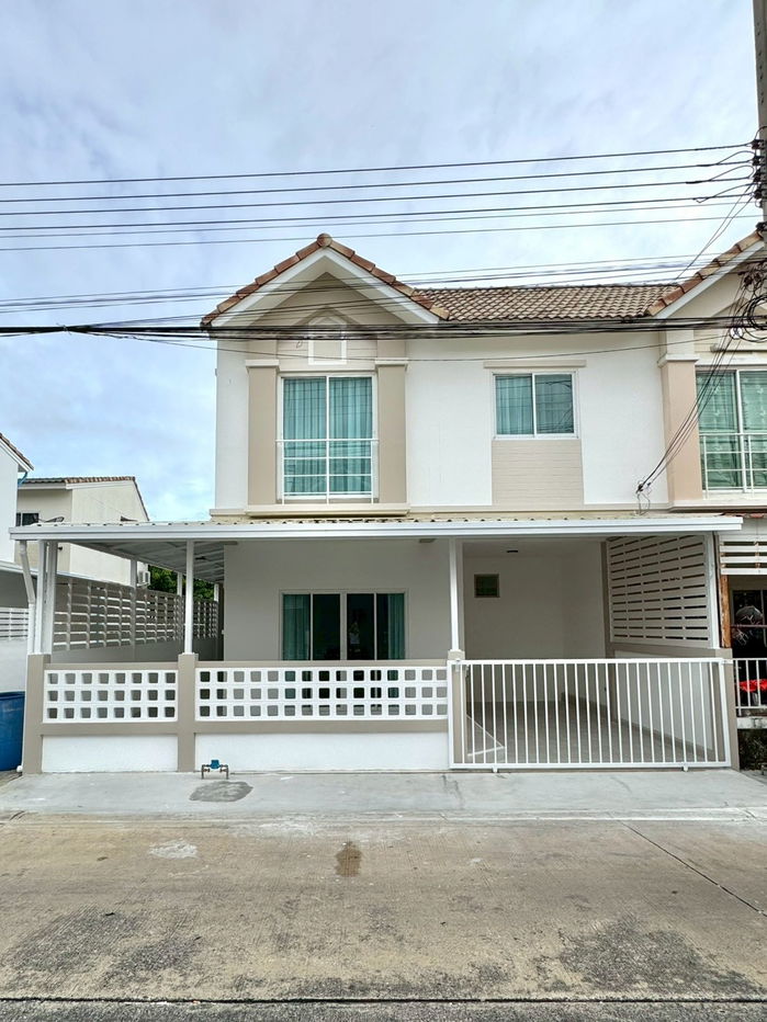 รูป ทาวน์เฮ้าส์ หลังมุม ทำเลดี กว้าง หมู่บ้าน ประภาทรัพย์5 ถนนรามอินทรา117 ถ.เจริญพัฒนา7 แขวงบางชัน เขตคลองสามวา มีเฟอร์ฯ พร้อมอยู่  - รูปที่ 1/20