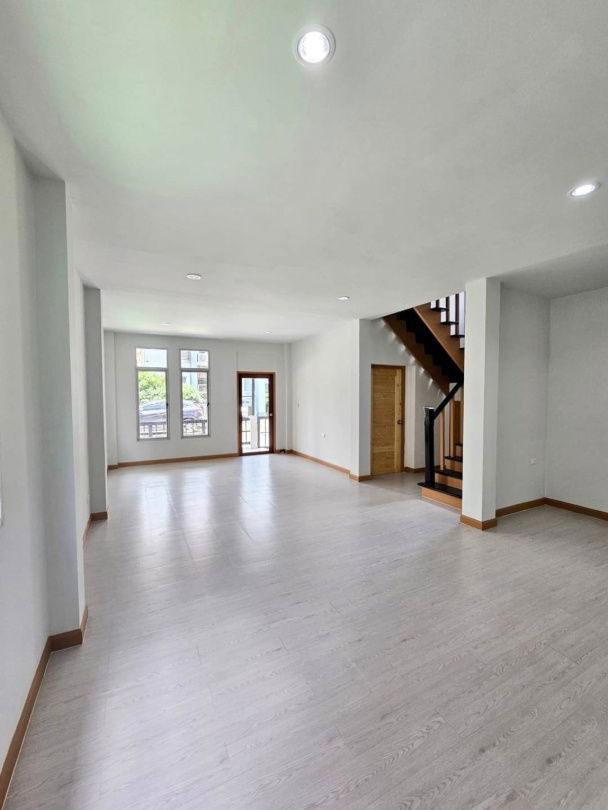 รูป บ้านแฝด แต่งใหม่ มีเฟอร์ หมู่บ้านพร้อมพัฒน์ กรีนโนวา รีโนเวทใหม่ ถนนปัญญาอินทรา เลียบคลองสอง คลองสามวา  - รูปที่ 9/23