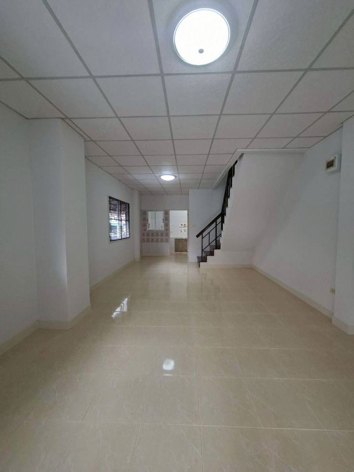 รูป ขายด่วนทาวน์เฮ้าส์ 2ชั้น บ้านมุม หมู่บ้านชายคลอง ซอยคิงคองบางบ่อ พร้อมอยู่ - รูปที่ 9/27