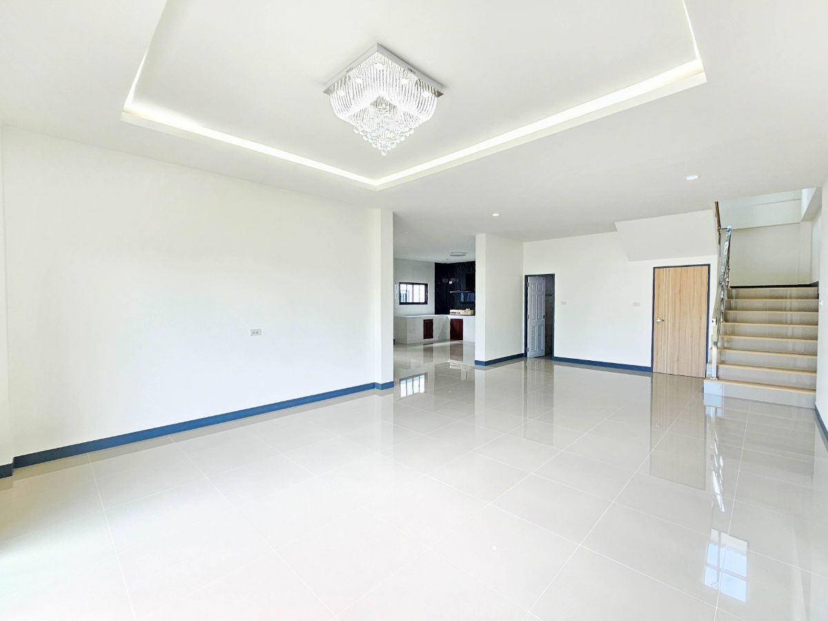 รูป ขาย บ้านเดี่ยวสองชั้น   4 ห้องนอน  4 ห้องน้ำ  1 ห้องครัว  2 ที่จอดรถ - รูปที่ 4/40